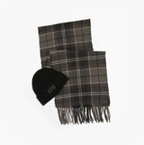 Barbour SWEEPER BEANIE AND SCARF Mens Gift Set Black featuring beanie and scarf in front view with checked pattern.