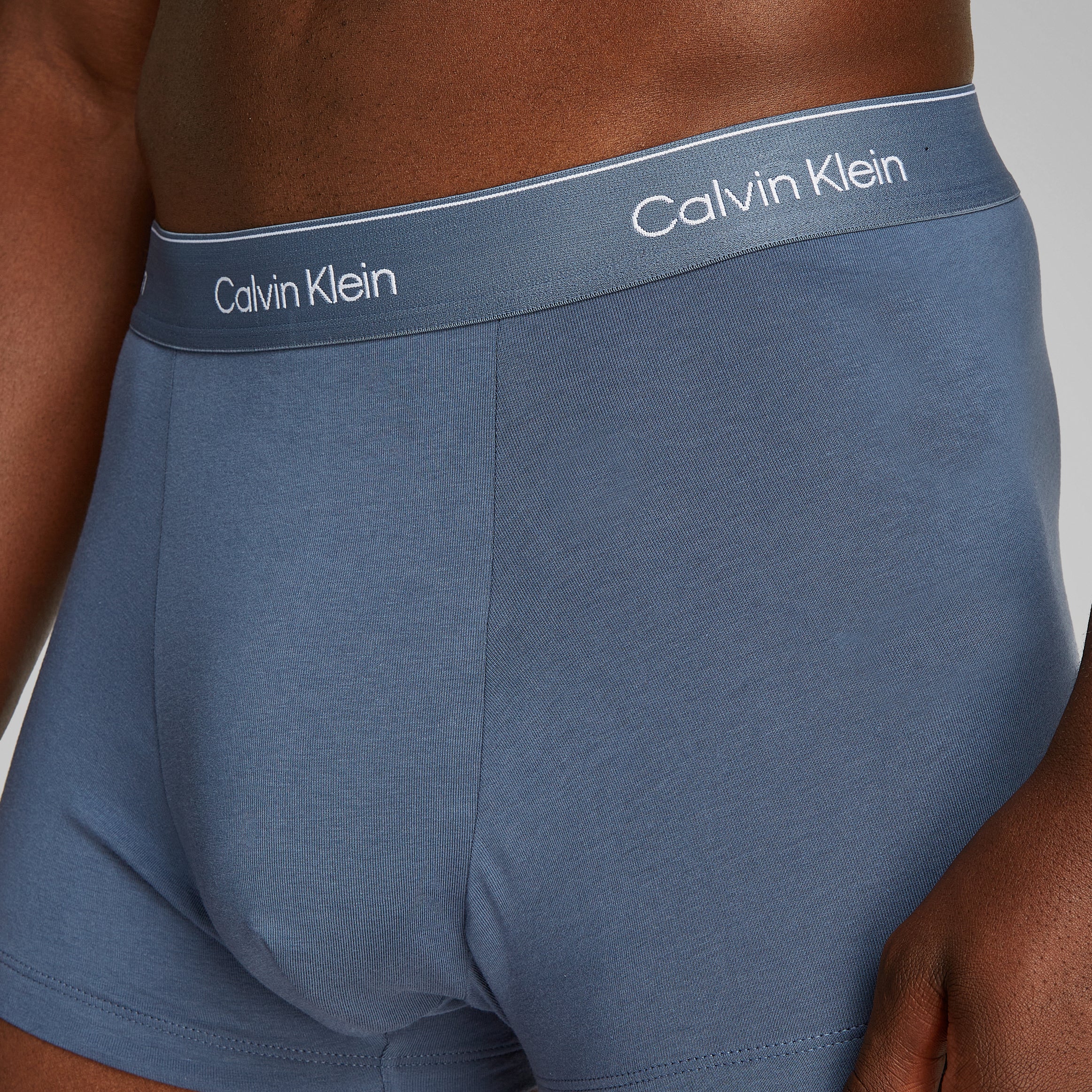 Calvin-Klein_SP2025_VQN_LV00NB4286VQN_4.jpg