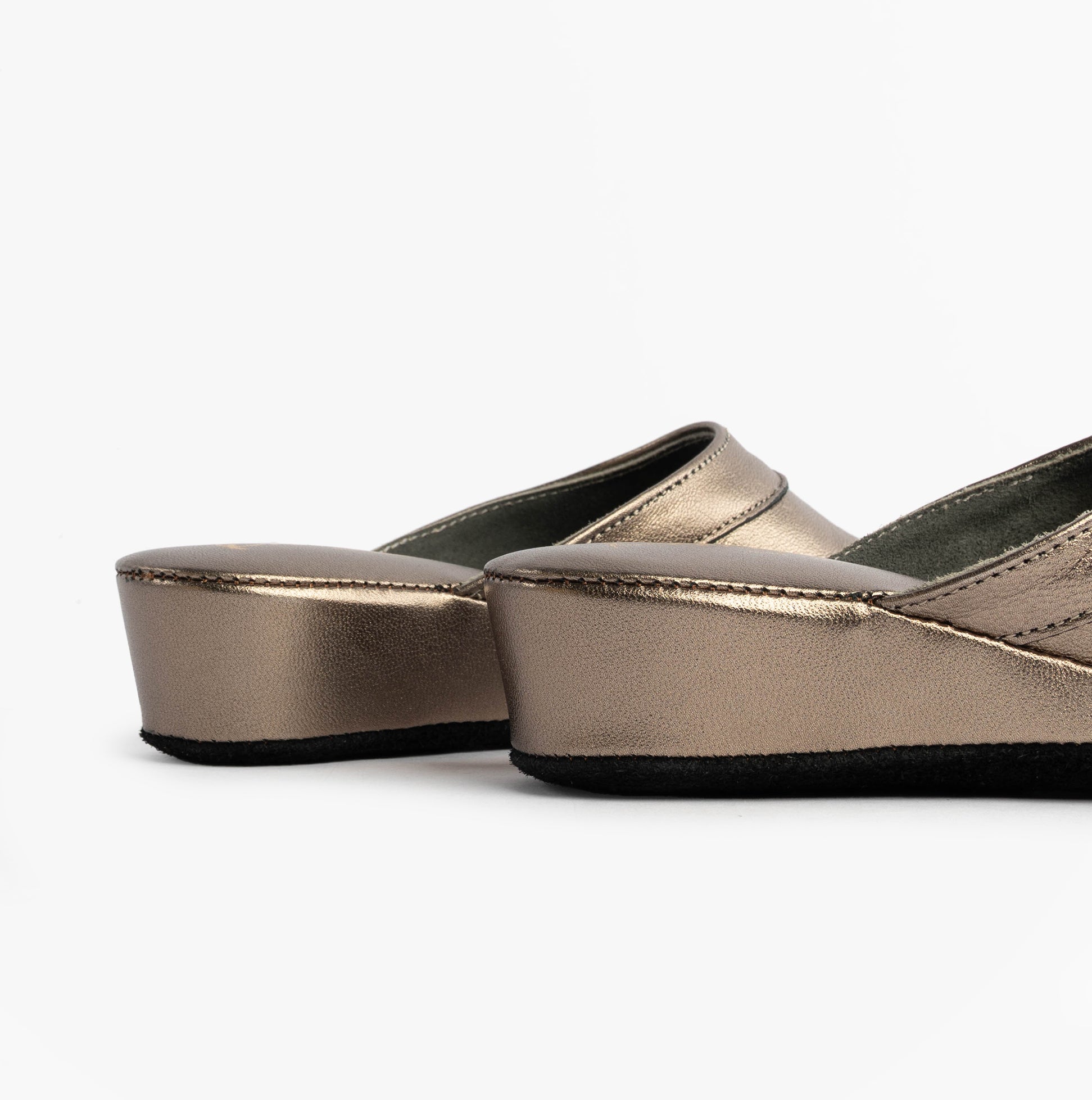 Chaleur FLORENCE Womens Mules Slippers Gold side view showcasing the soft leather upper and low suede sole.