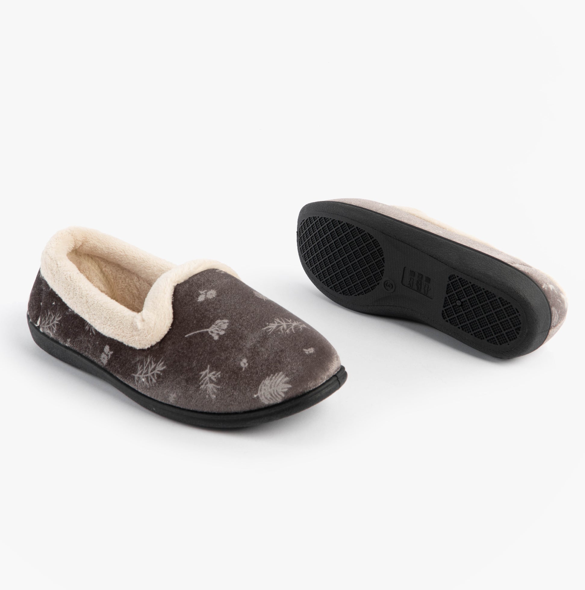 Jo & Joe ANNIE Womens Full Slippers Grey front view with detailing and side view highlighting the flat rubber sole.