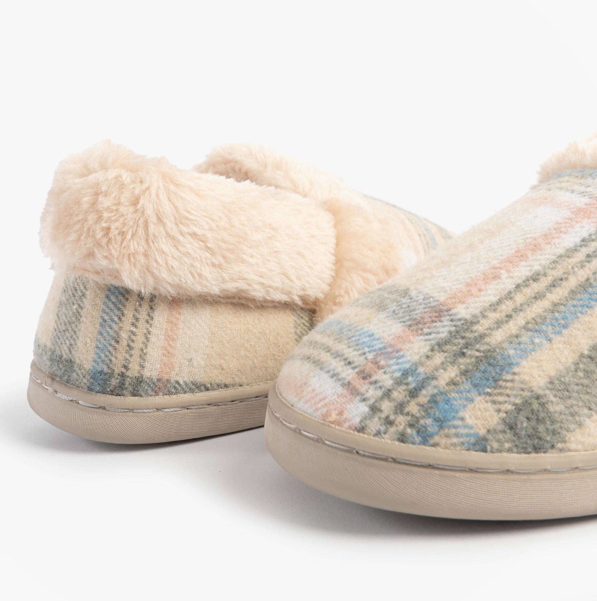 Jo & Joe HERITAGE Womens Full Slippers Oatmeal side view showing cozy plush and plaid detail.