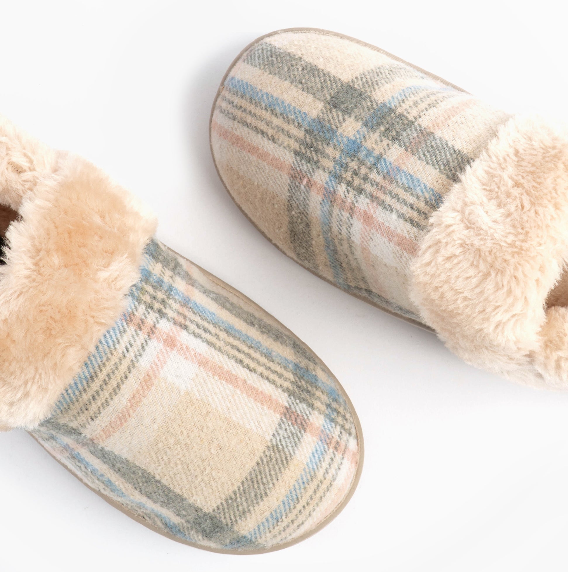 Jo & Joe HERITAGE Womens Full Slippers Oatmeal top view showcasing plaid pattern and soft lining.