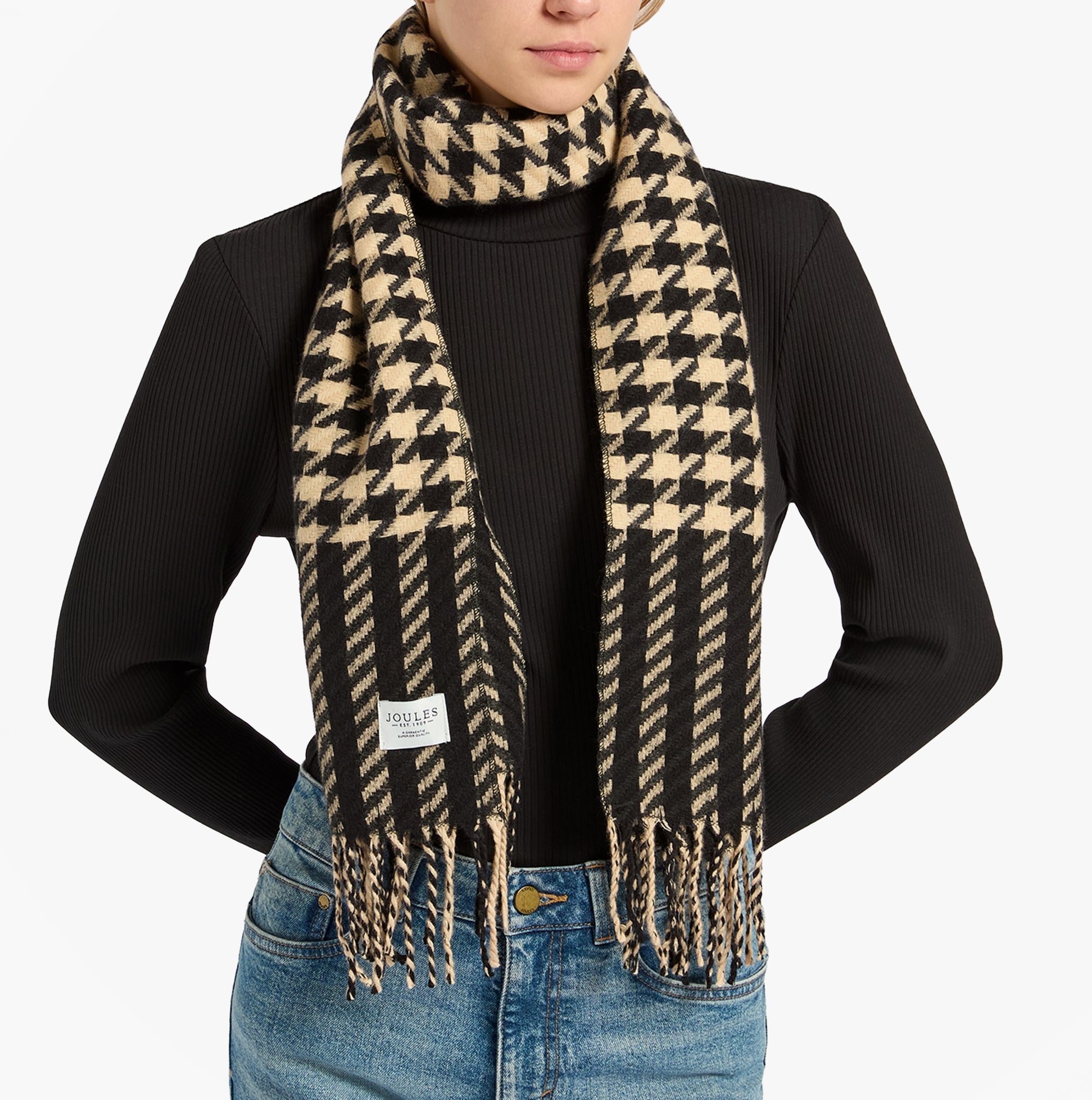 Joules LANGTREE Womens Winter Black/Tan scarf front view showcasing houndstooth design and fringed edges.