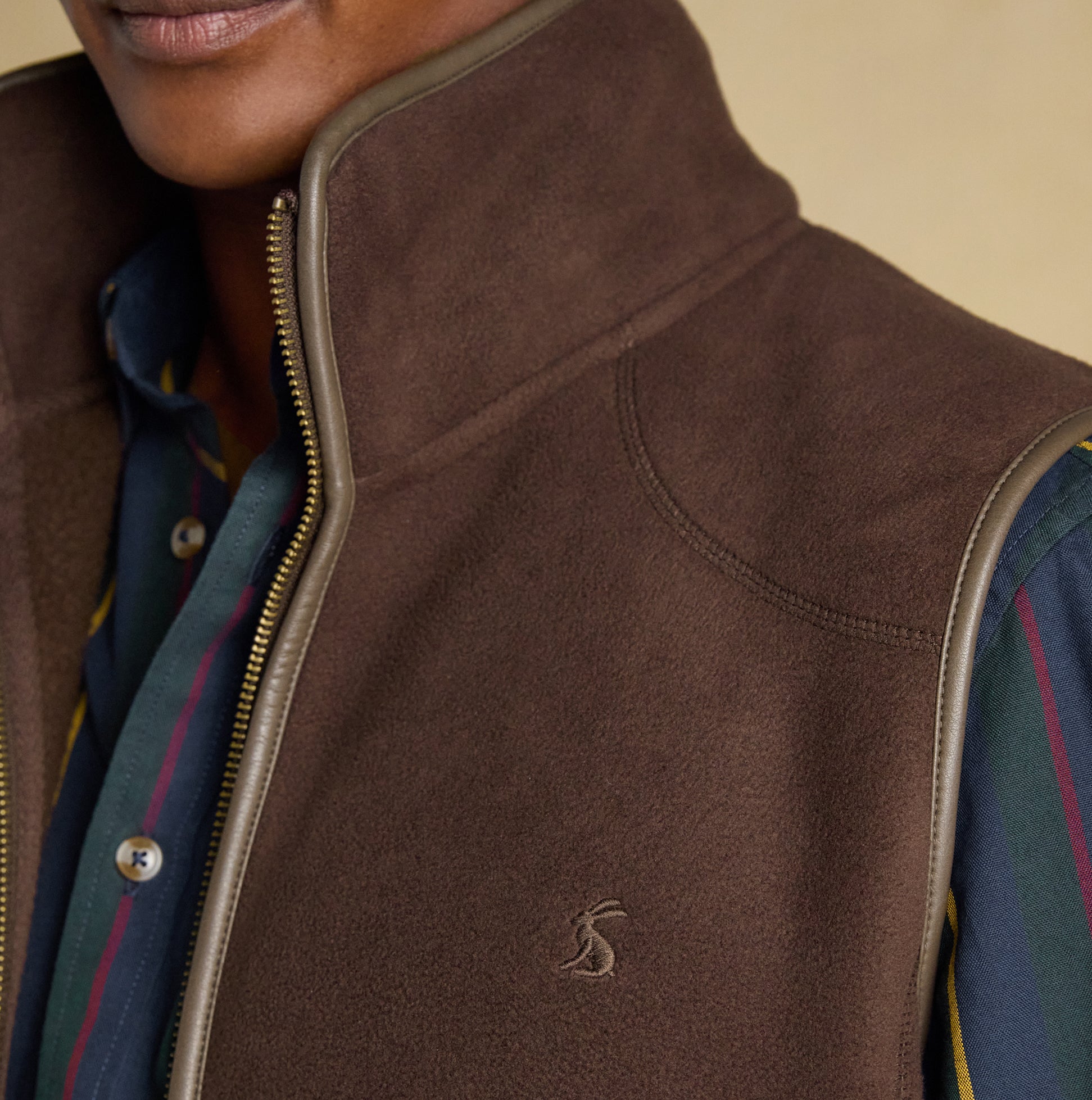 Joules HERITAGE FLEECE Mens Gilet Brown detail view of zip fastening and logo