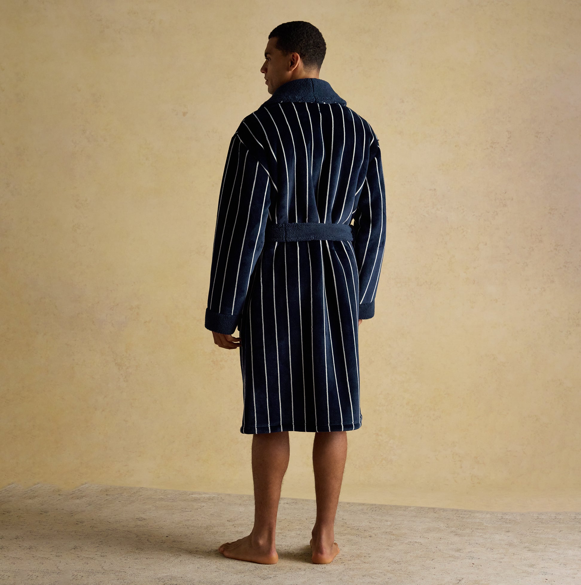 Joules MONTAGUE Mens Robe Navy back view showcasing long sleeve and relaxed fit with striped design.