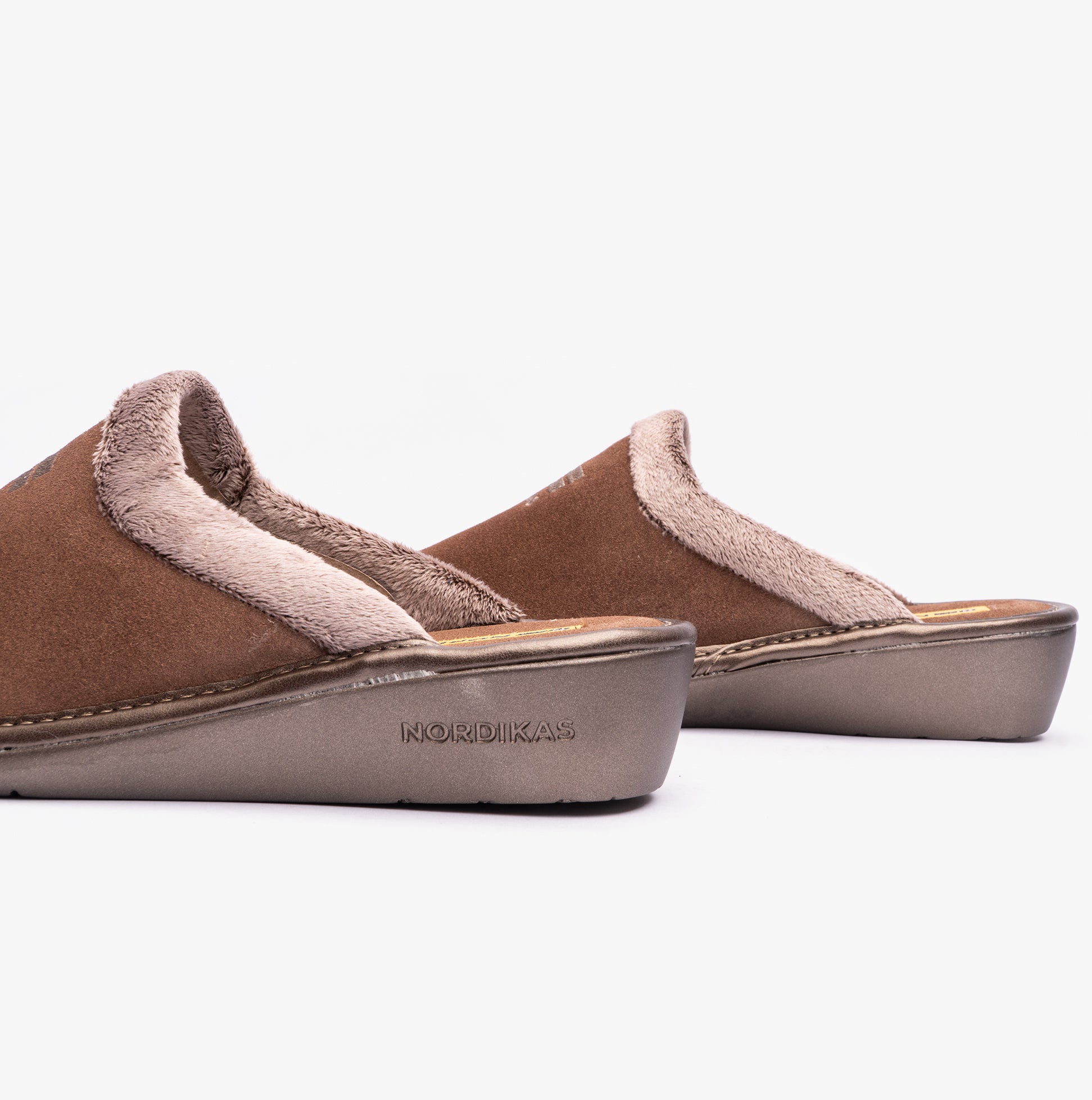 Nordikas 238 Womens Suede Mule Slippers Piedra