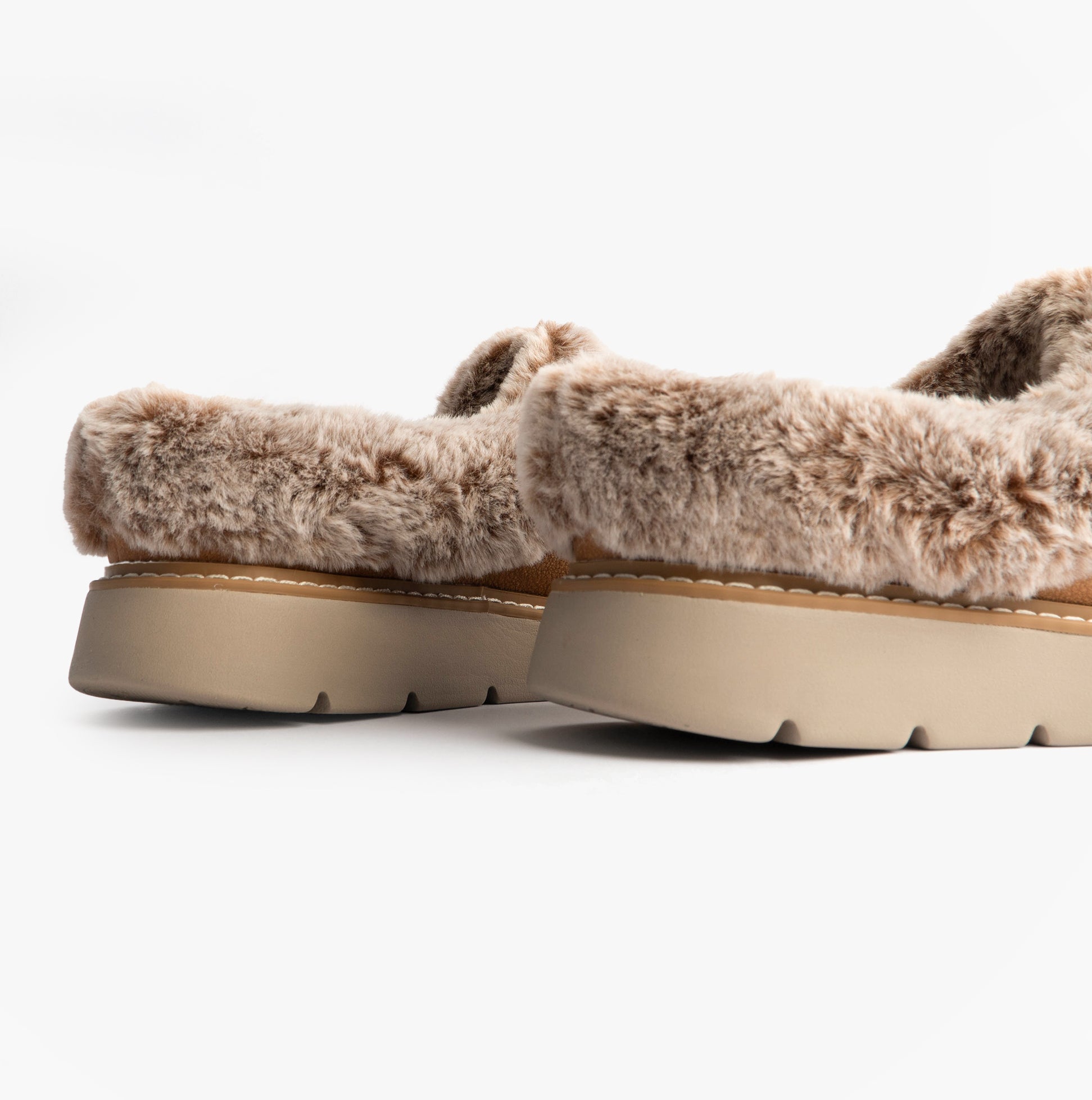 Skechers 114762/CSNT KEEPSAKES LITE - COZY BLEND Womens Slippers Chestnut