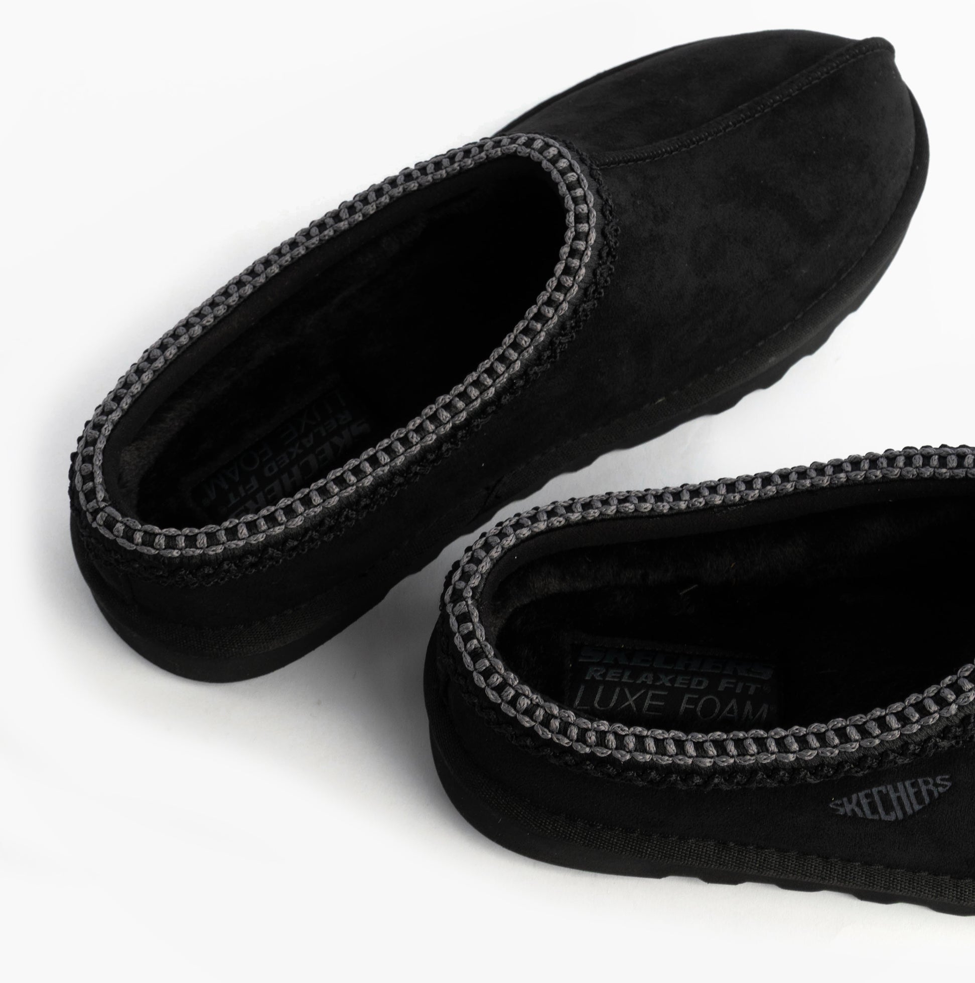 Skechers 205605/BLK RENTEN - ULRICH Mens Slippers Black top detail view showing relaxed fit and luxe foam features.