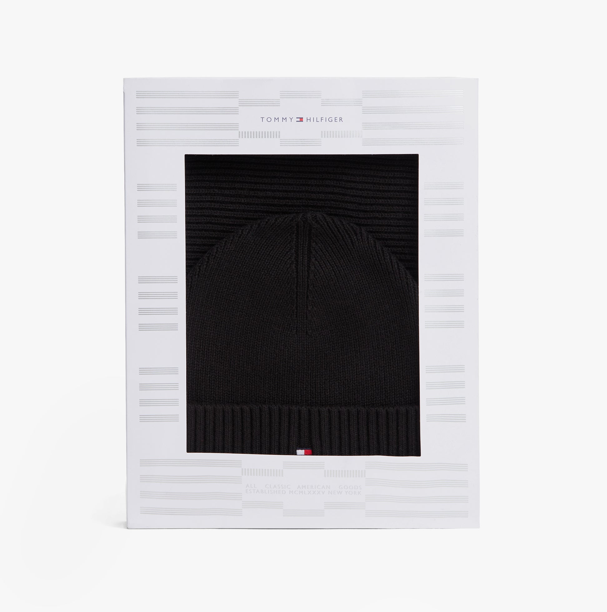Tommy Hilfiger AM0AM13807 TH FLAG BEANIE & SCA Mens Beanie Black front view in gift box.