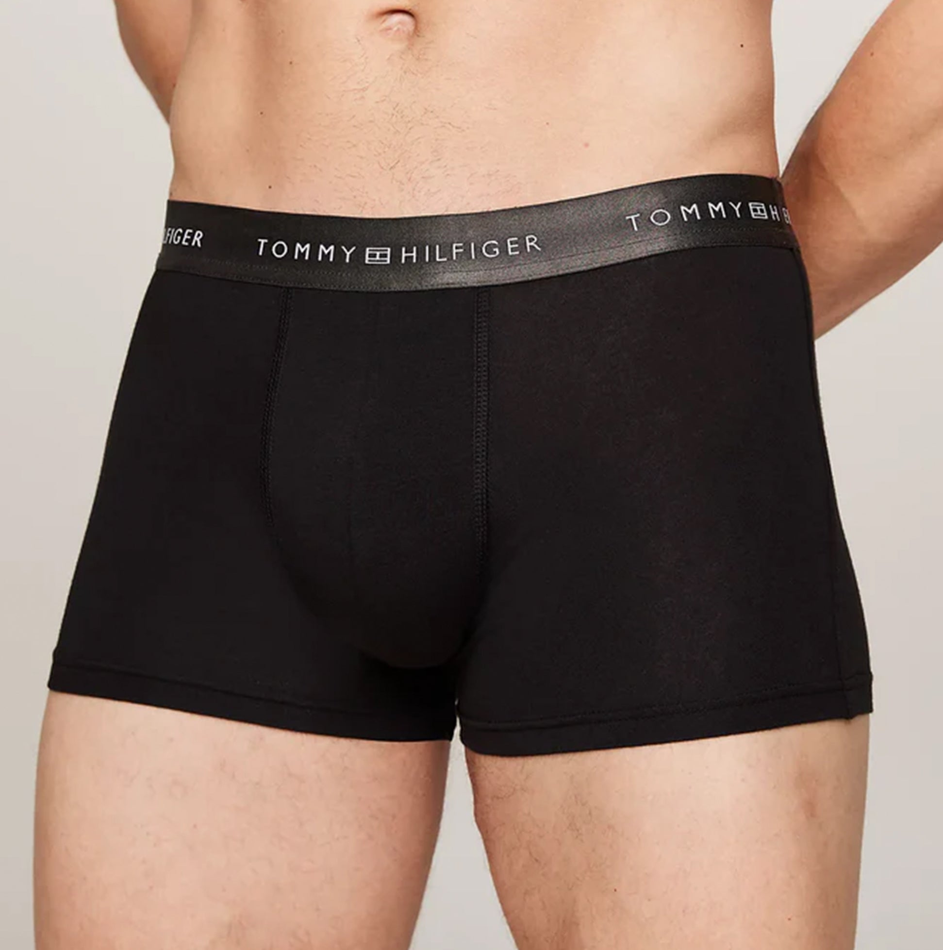 Tommy Hilfiger SIGNATURE COTTON Mens 3 Pack Trunks Black front view showing waistband and stretch fabric details.