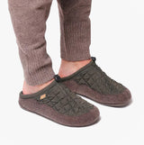 Toni Pons NADIR-UM Mens Caqui side view of green felt mules with flat sole and round toe, showcasing comfort and breathability.