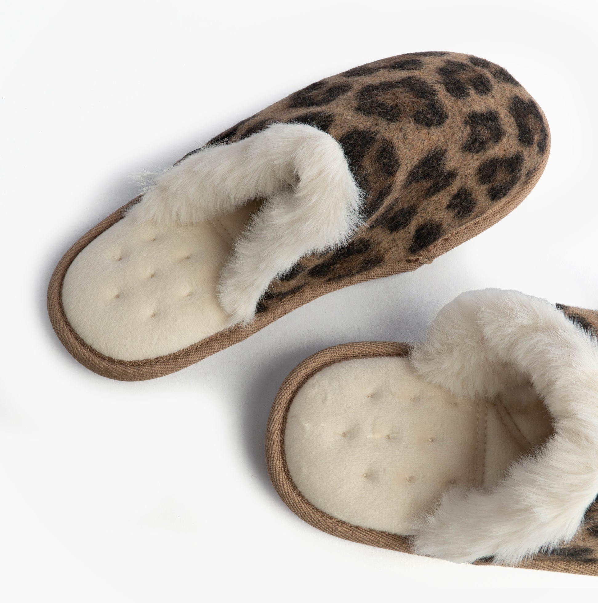 Totes Isotoner ANIMAL FUR Womens Mule Slippers Animal Print top view featuring leopard print and plush lining.
