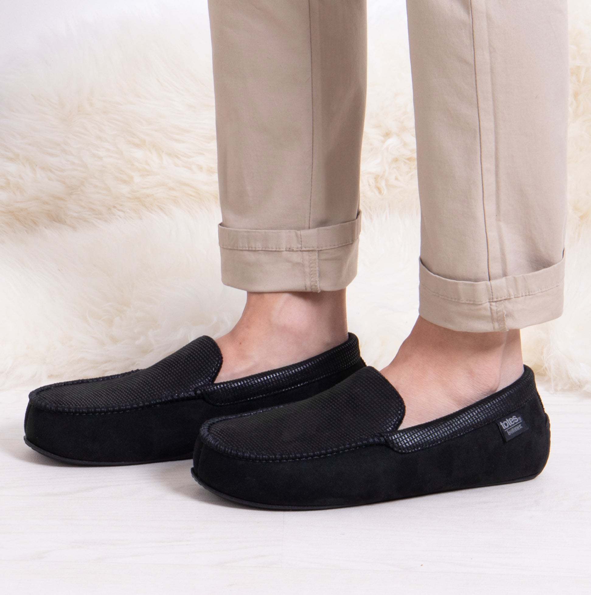 Totes Isotoner SQUARE PATTERNED SMART MOCCASIN Mens Moccasin Slippers Black