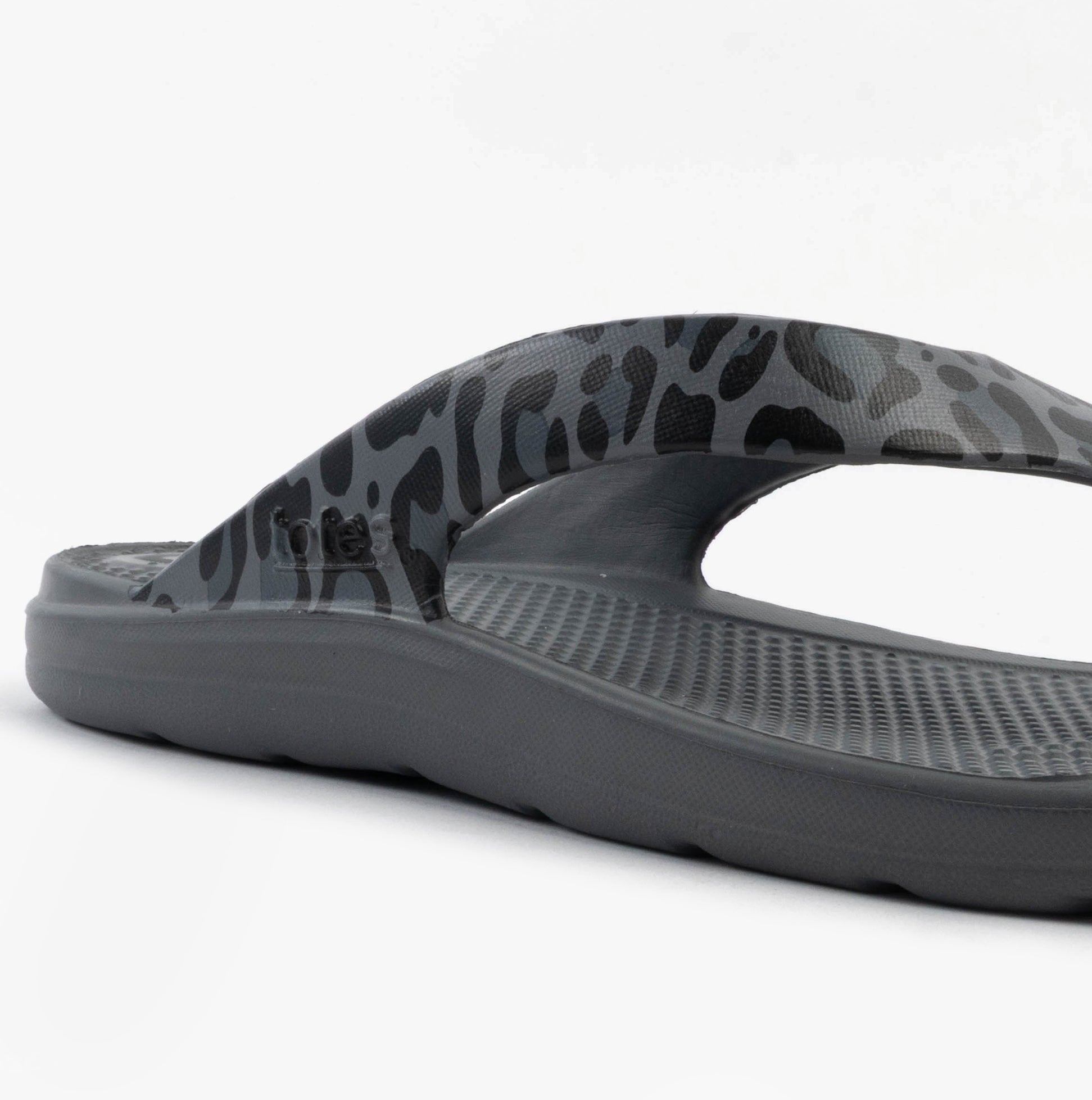 Totes Sol Bounce 0350FGLE Womens Toe Post Sandals Grey Leopard side view showcasing synthetic upper and rubber sole.
