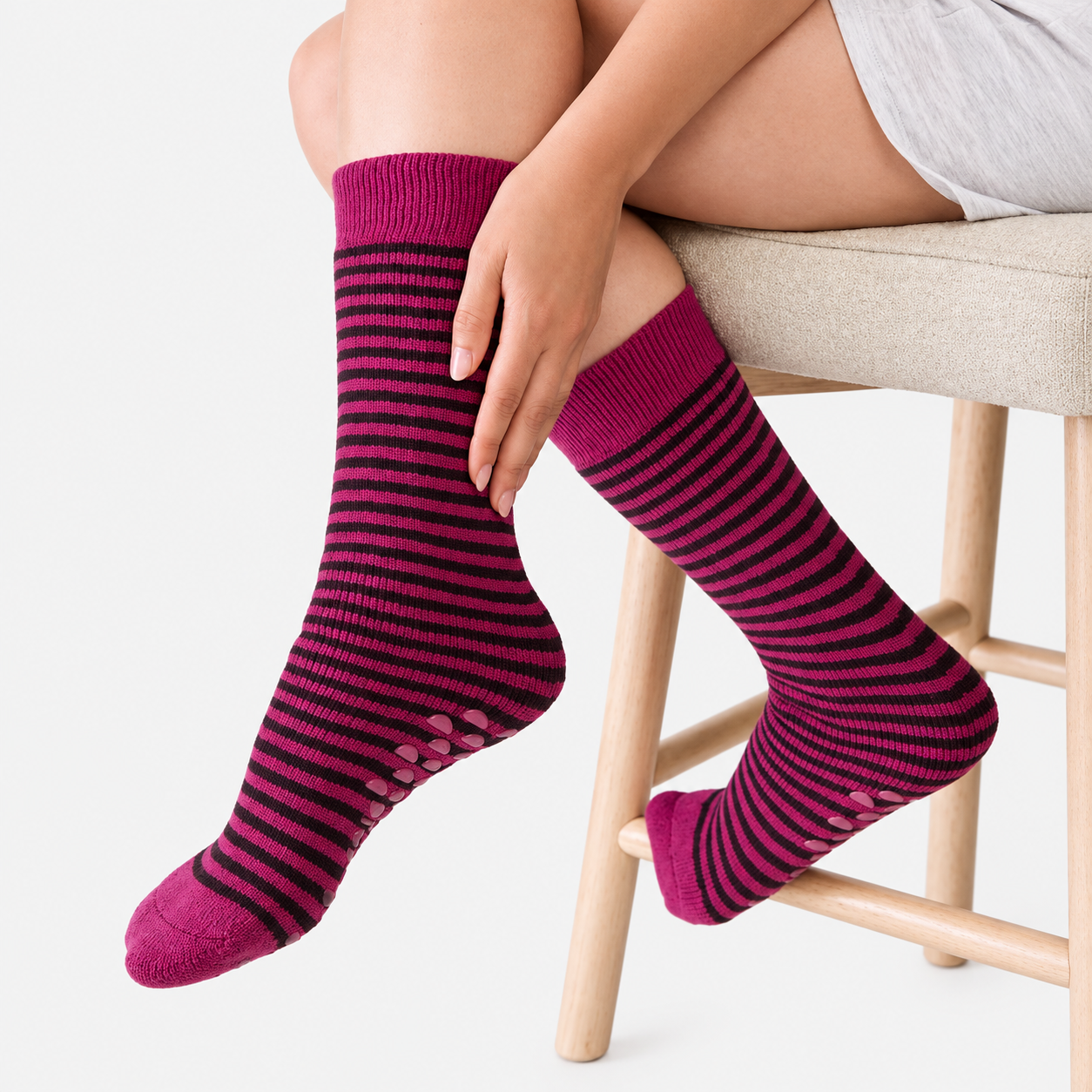 Totes Toasties THERMAL BRUSHED ORIGINAL SLIPPER SOCKS Womens Slipper Socks Berry Stripe